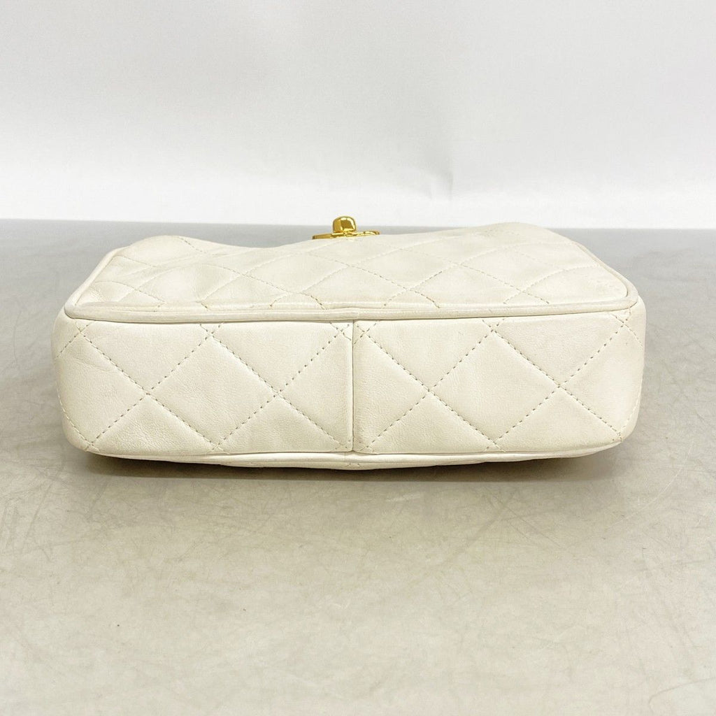 Chanel Shoulder Bag Quilted Lambskin White Gold — view 3