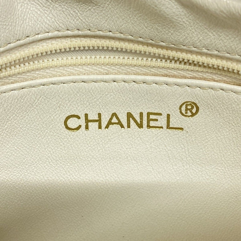 Chanel Shoulder Bag Quilted Lambskin White Gold — view 5
