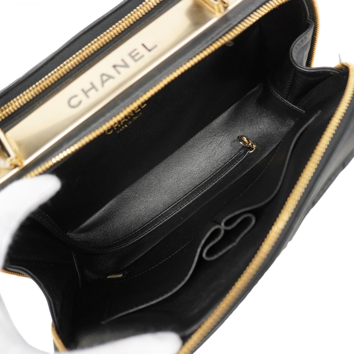 Chanel Handbag Blanc Lambskin Black Champagne Gold 2-Way — view 4