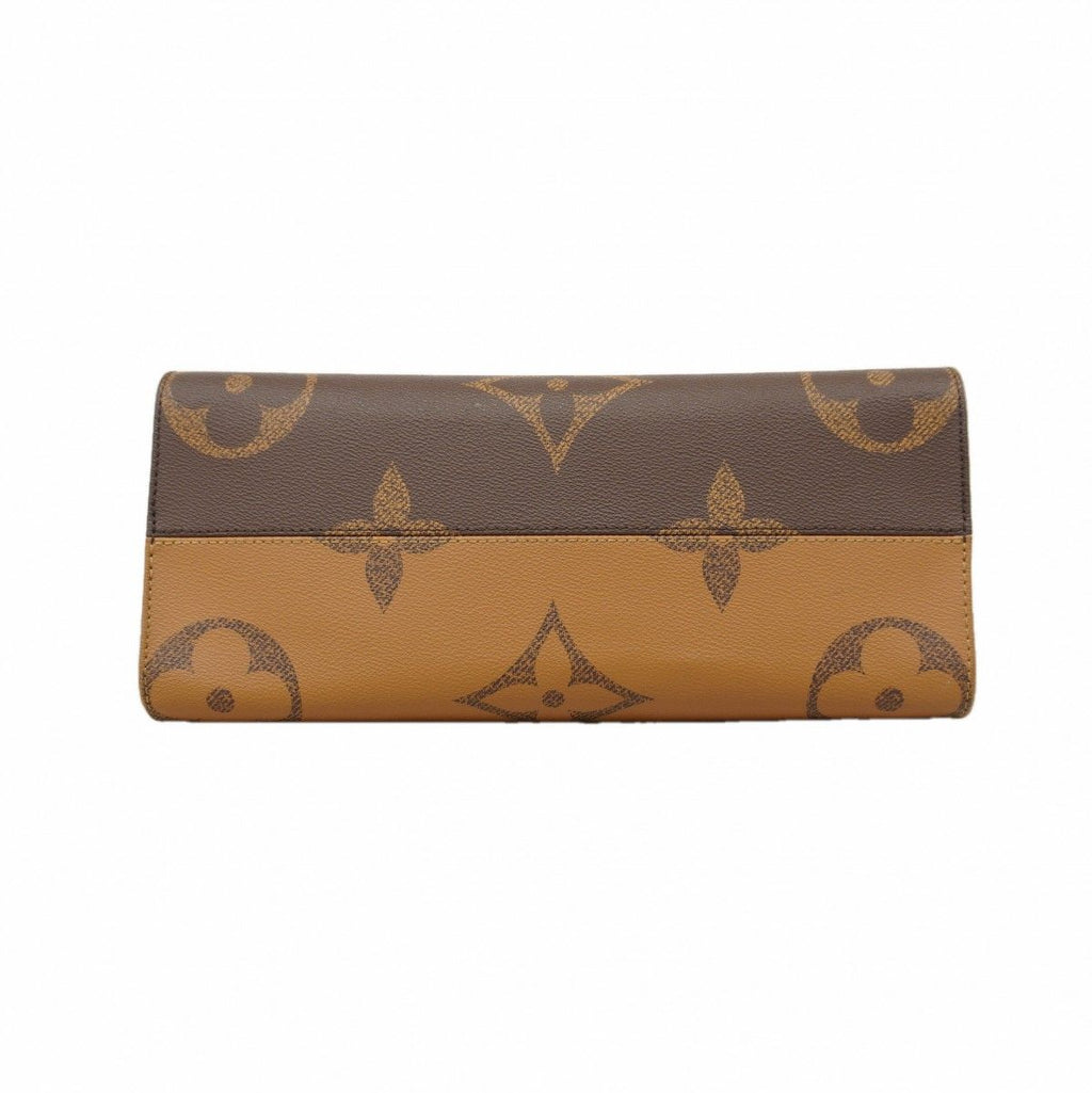 Louis Vuitton Tote Monogram Giant Reverse On The Go MM Brown 2-Way — view 3