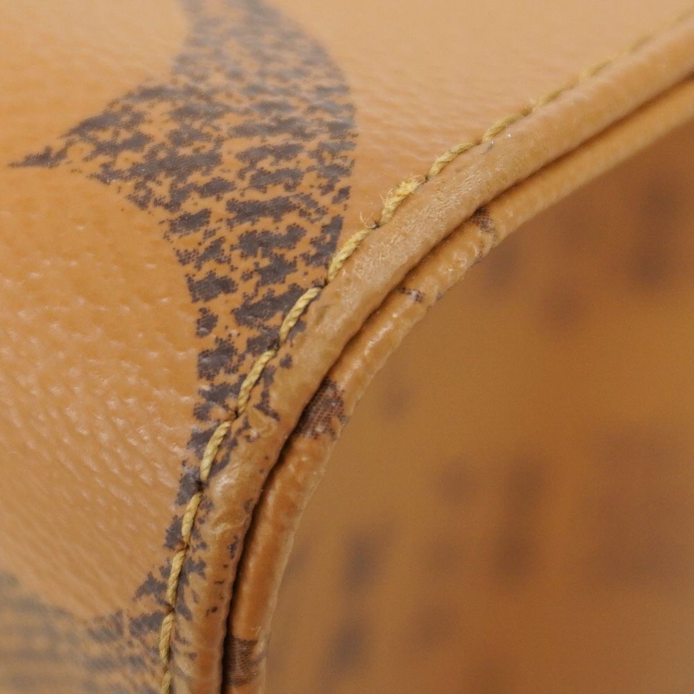 Louis Vuitton Tote Monogram Giant Reverse On The Go MM Brown 2-Way — view 6