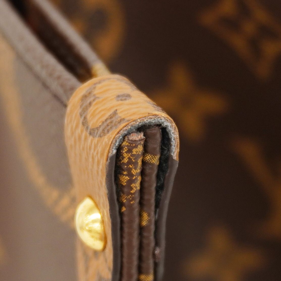 Louis Vuitton Tote Monogram Giant Reverse On The Go MM Brown 2-Way — view 7