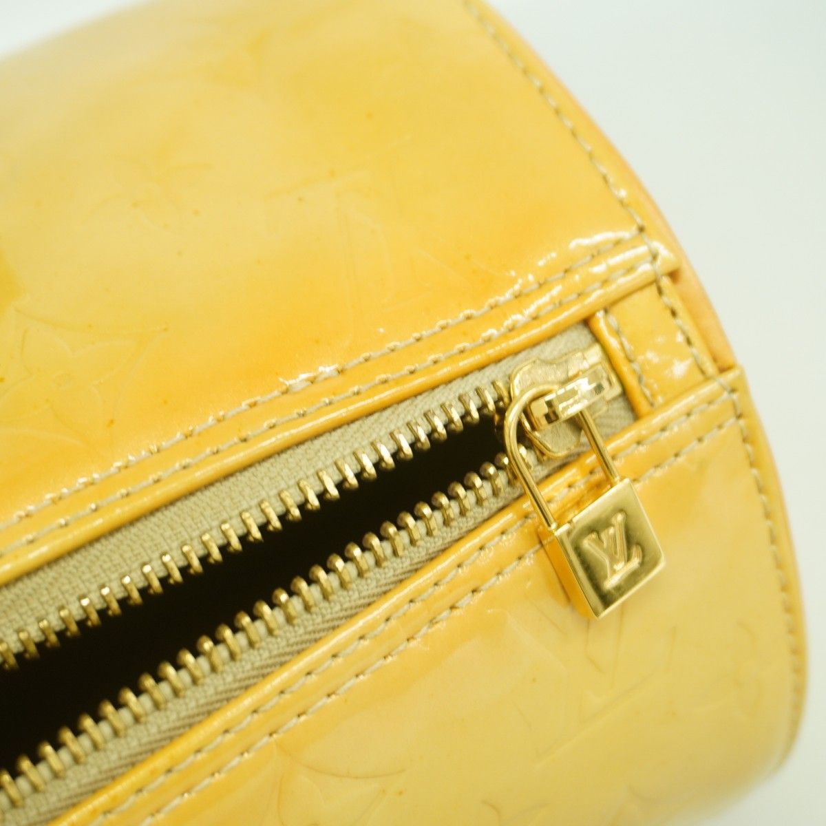 Louis Vuitton Handbag Vernis Bedford Beige — view 7