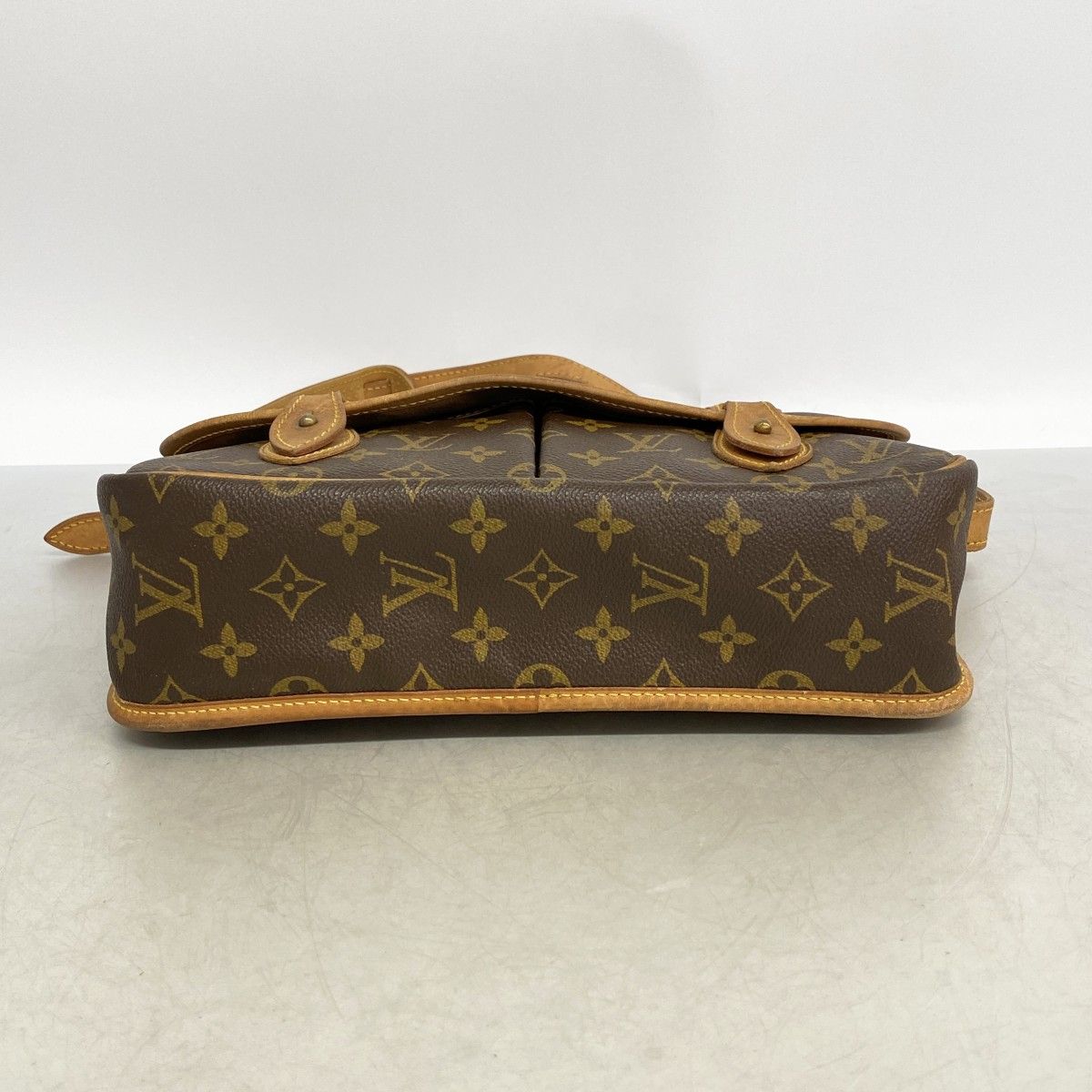 Louis Vuitton Shoulder Bag Monogram Givesiere MM Brown — view 3