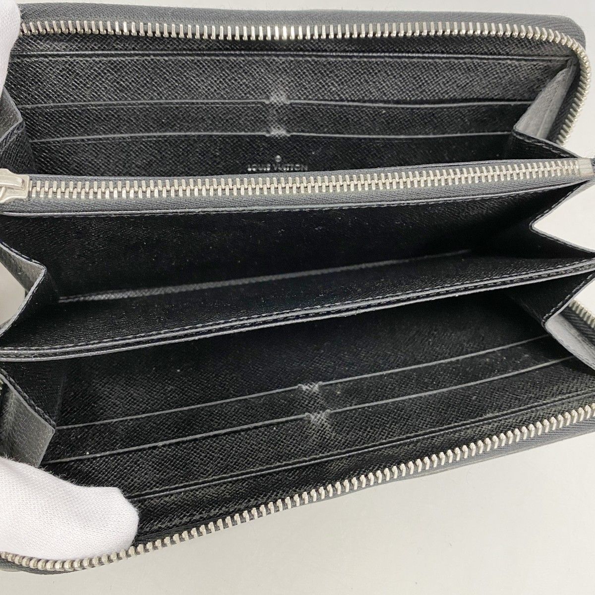Louis Vuitton Wallet Epi Zippy Noir — view 3