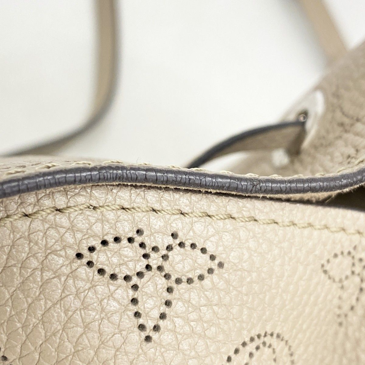 Louis Vuitton Handbag Mahina Bella Gale 2-Way — view 8