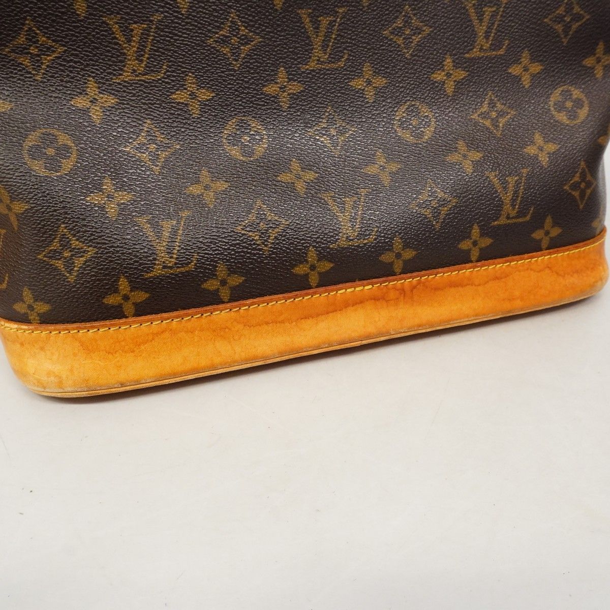 Louis Vuitton Handbag Monogram Alma Brown — view 8