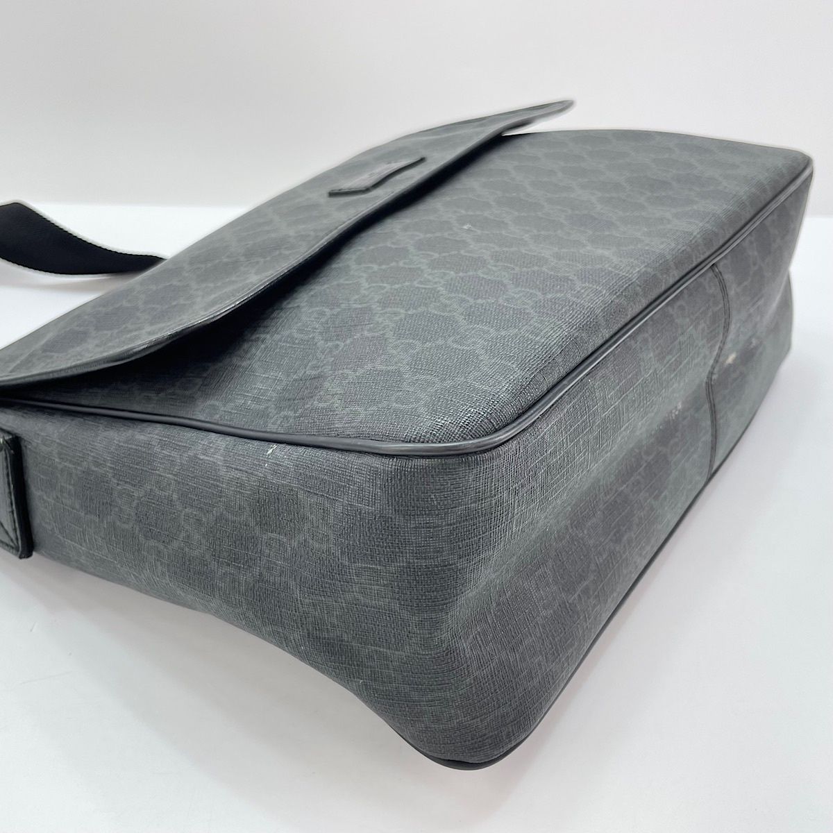 Gucci Messenger Bag Black — view 8