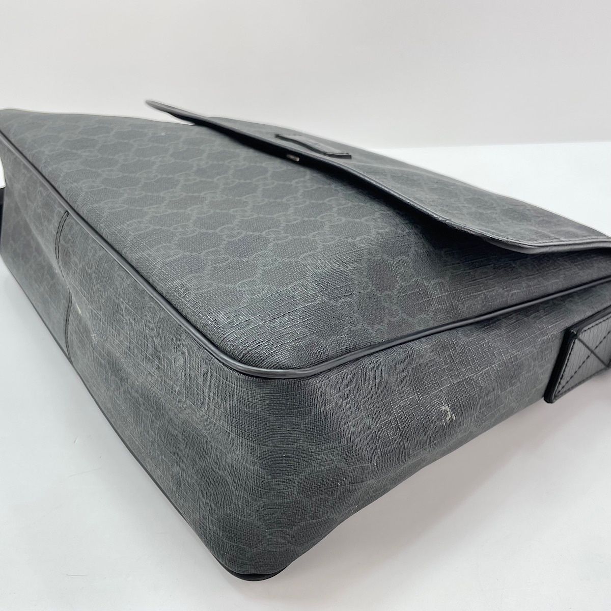 Gucci Messenger Bag Black — view 9