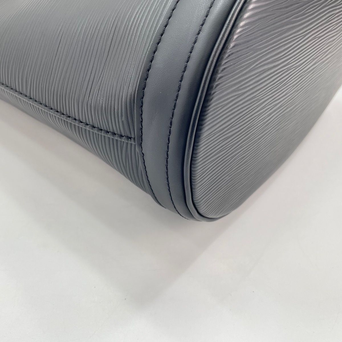 Louis Vuitton Handbag Petite Bucket — view 8