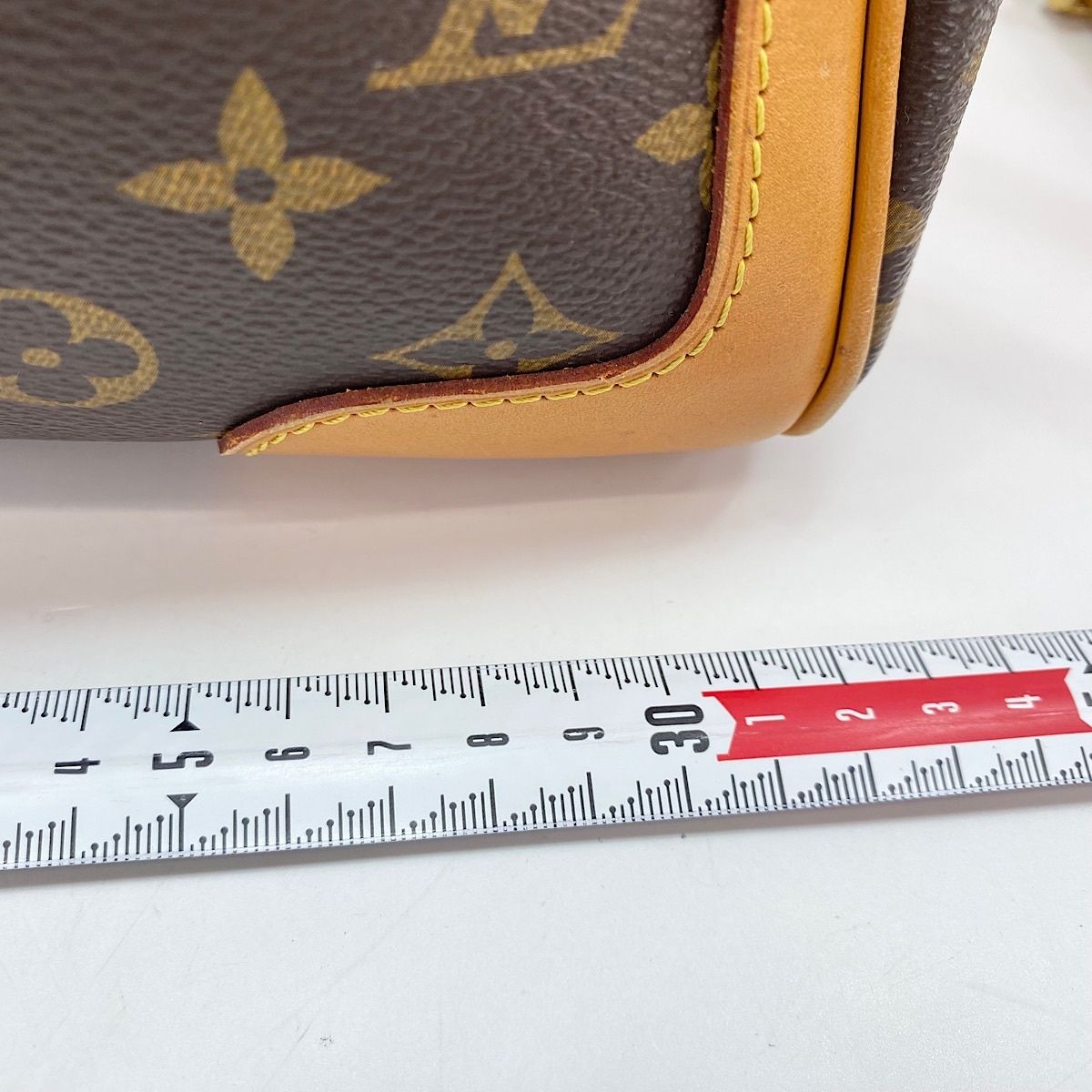 Louis Vuitton Handbag Retiro — view 4