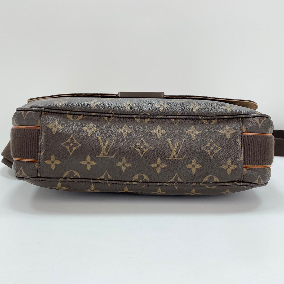 Louis Vuitton Messenger Bag Bob le MM — view 7
