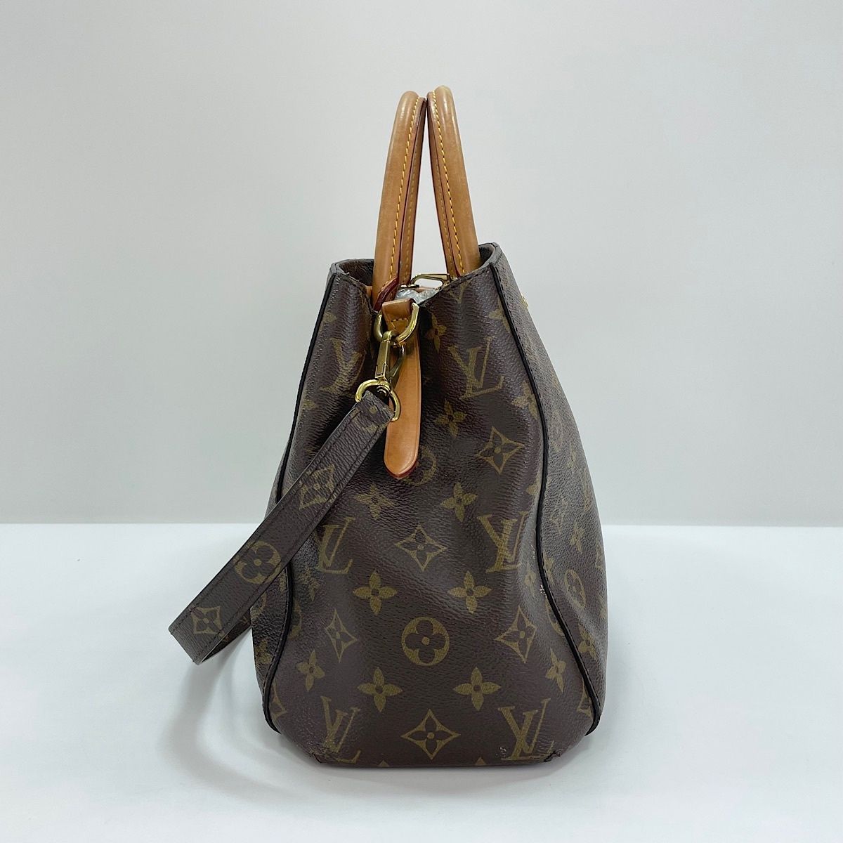 Louis Vuitton Handbag Montaigne MM — view 6