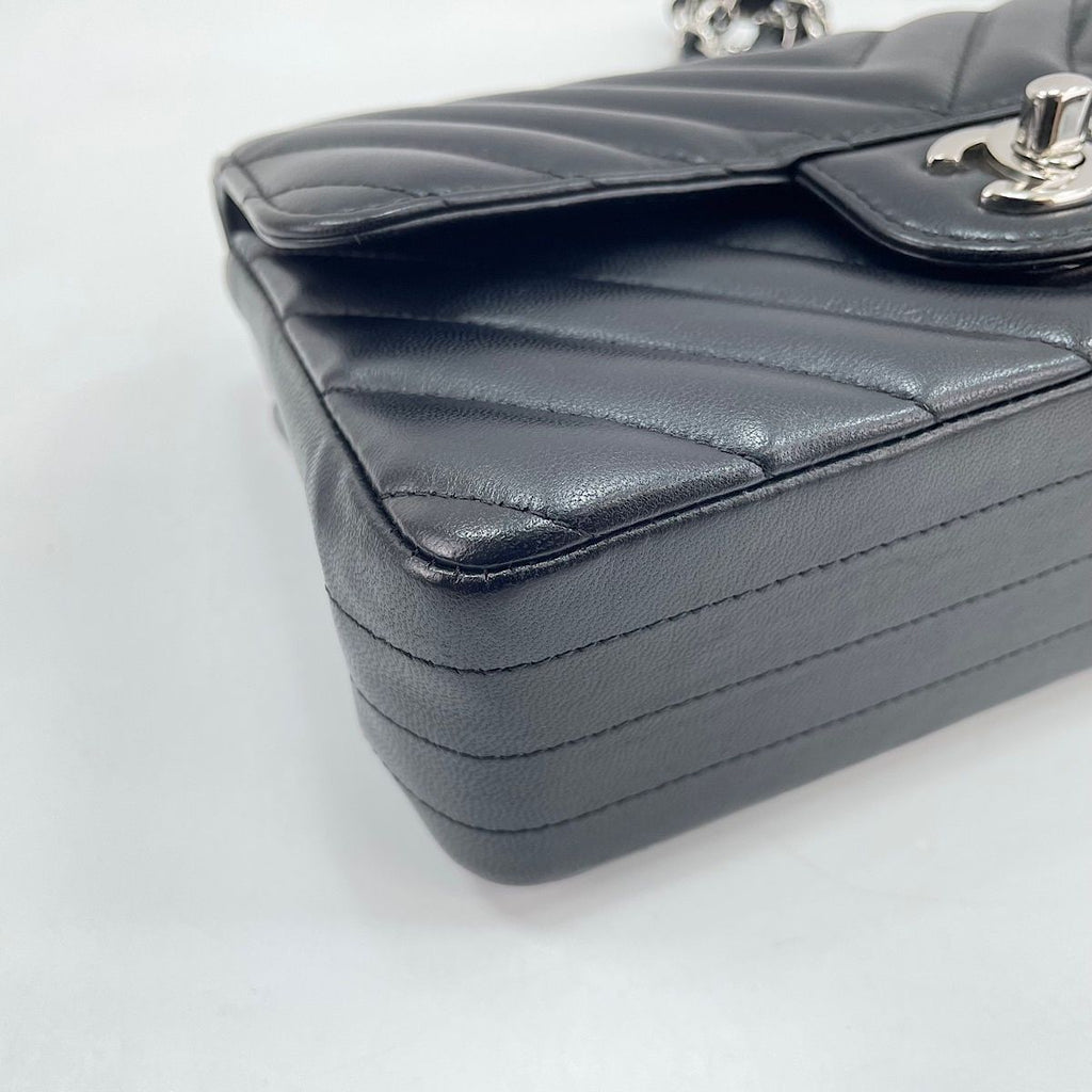 Chanel Shoulder Bag Black — view 8