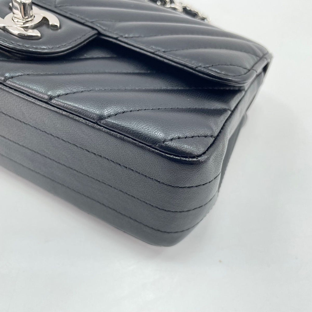Chanel Shoulder Bag Black — view 9