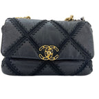 Chanel Handbag 19 Black — view 3