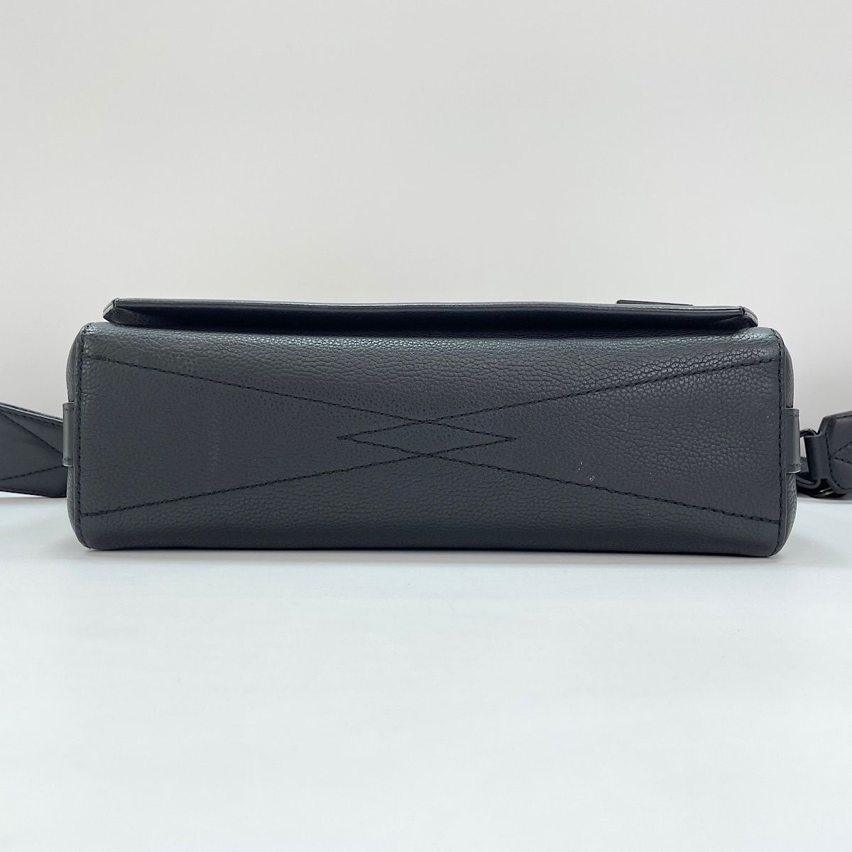 Louis Vuitton Shoulder Bag Takeoff Messenger — view 7