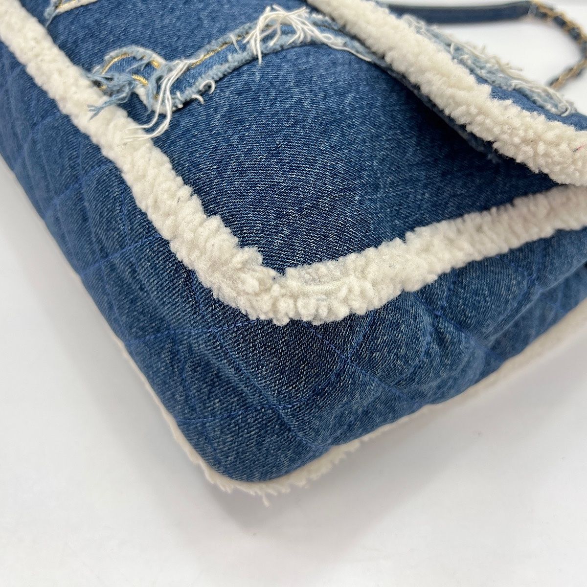 Chanel Shoulder Bag Egypt Line — view 8