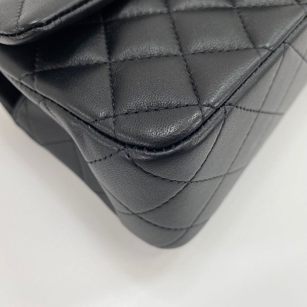 Chanel Shoulder Bag Mini Quilted — view 8