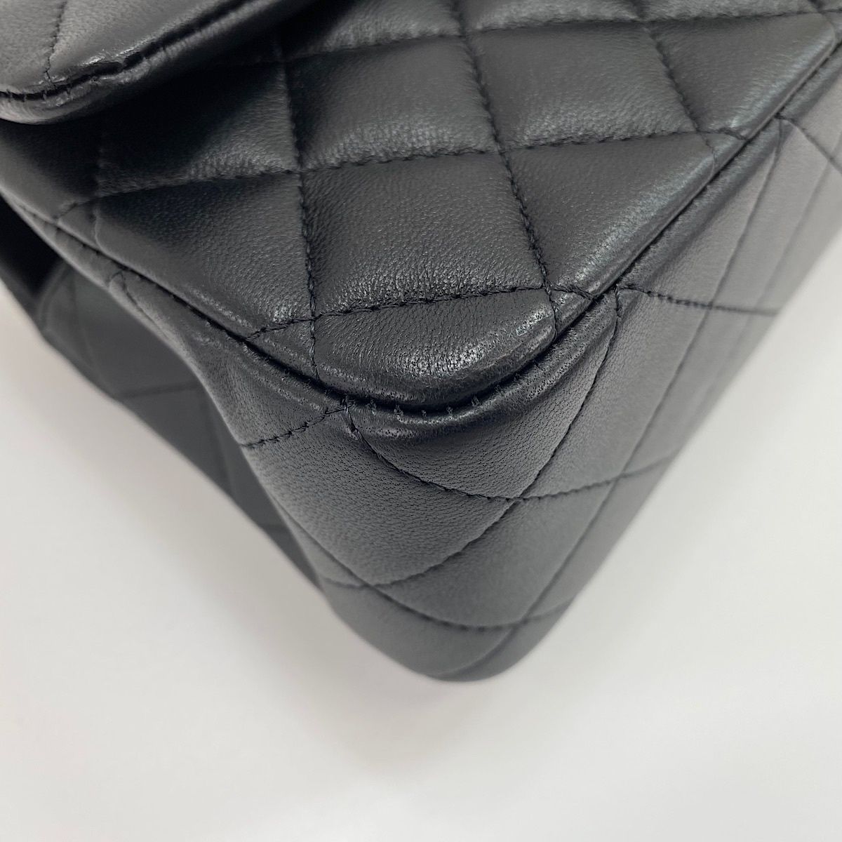 Chanel Shoulder Bag Mini Quilted — view 8