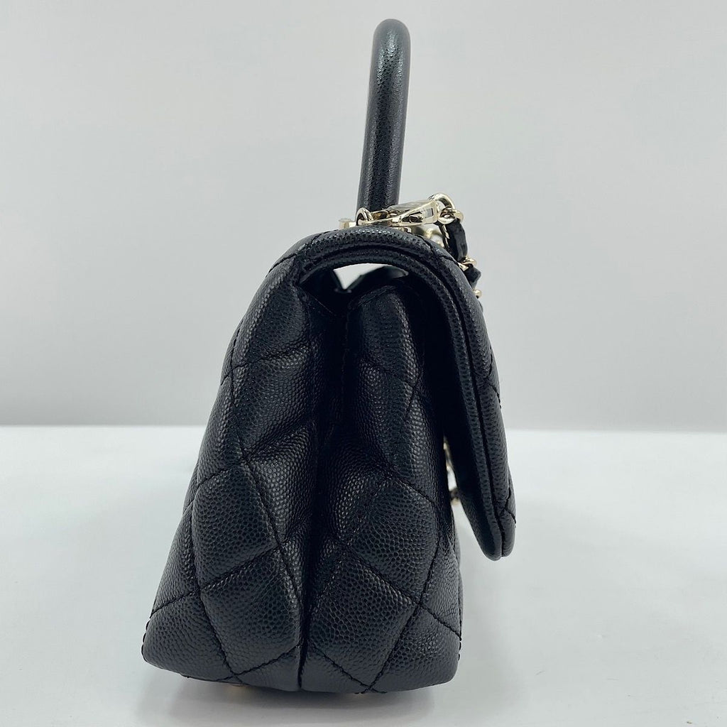 Chanel Handbag Coco Handle 19 — view 6