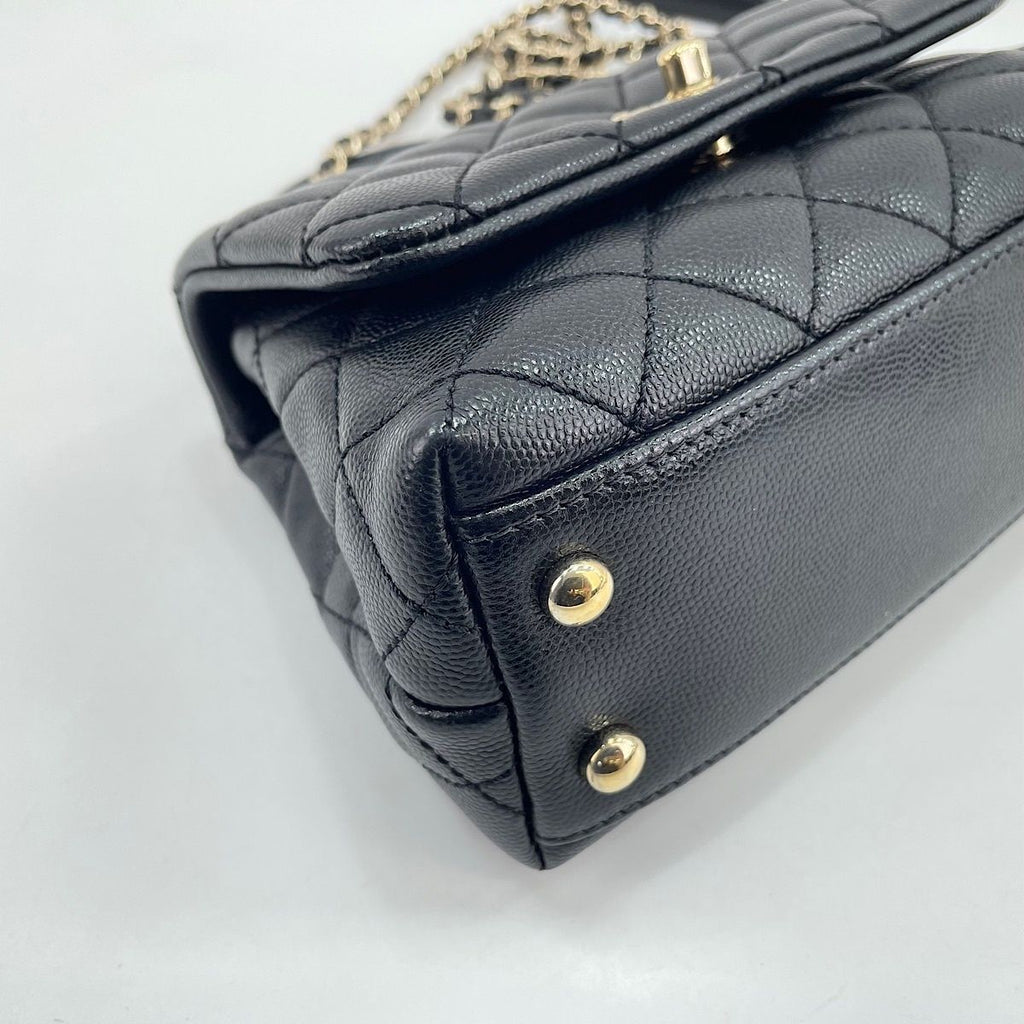 Chanel Handbag Coco Handle 19 — view 8