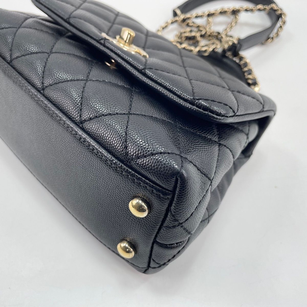Chanel Handbag Coco Handle 19 — view 9