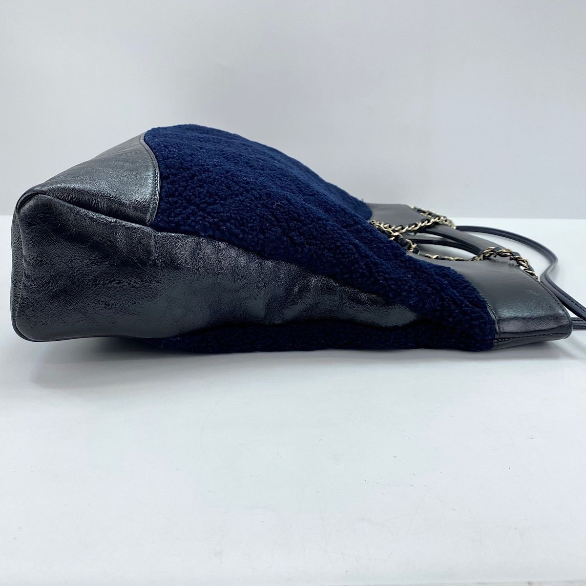 Chanel Shoulder Bag 31 — view 5