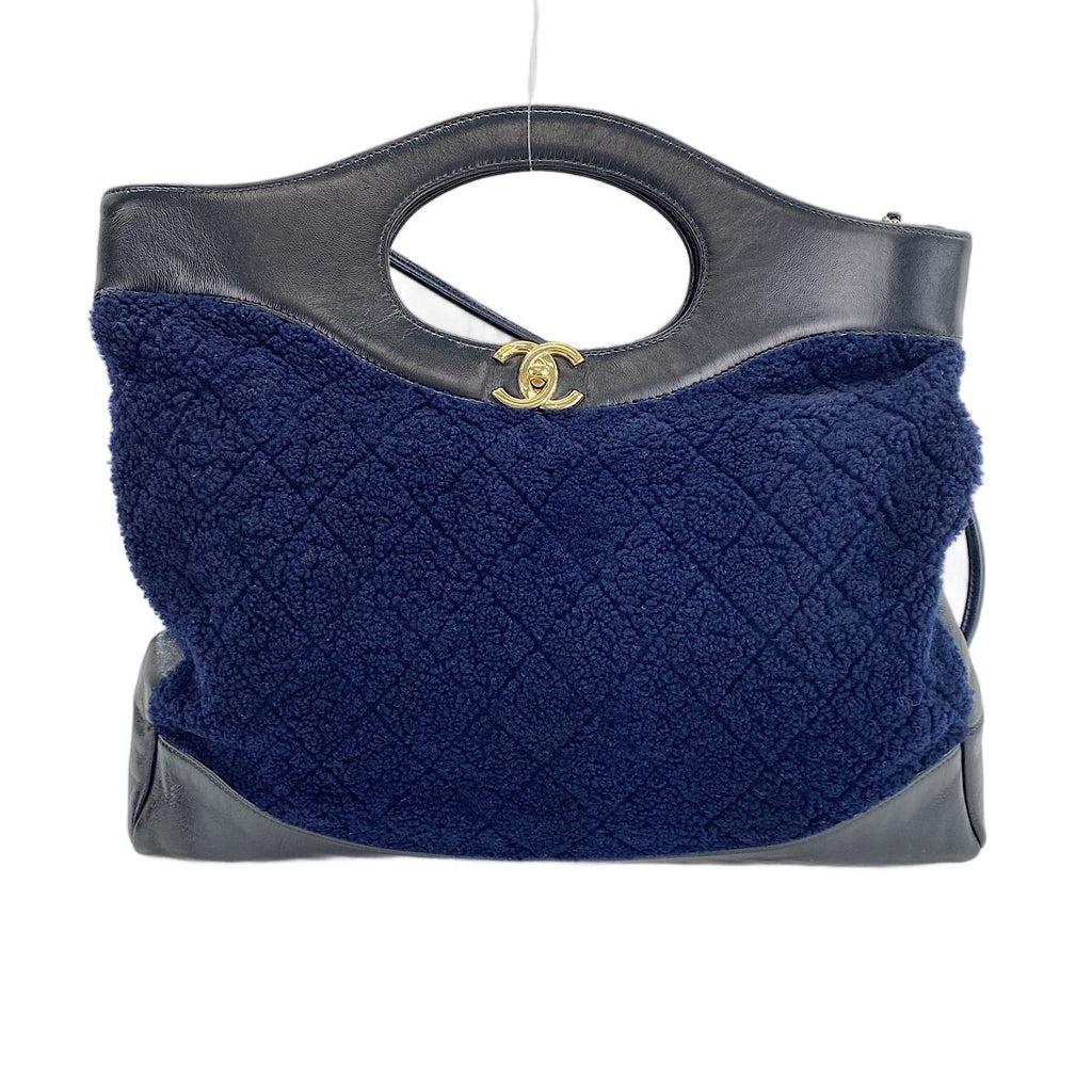 Chanel Shoulder Bag 31 — view 2