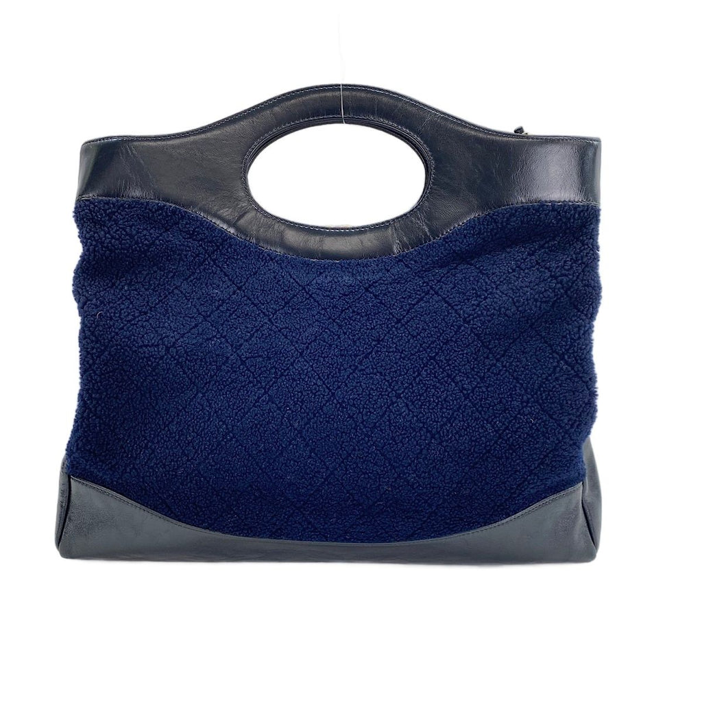 Chanel Shoulder Bag 31 — view 3