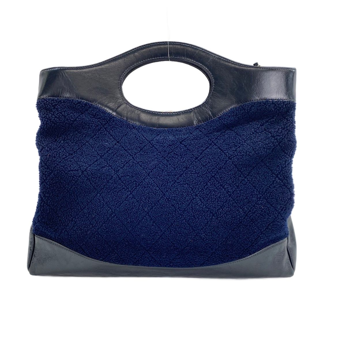 Chanel Shoulder Bag 31 — view 3