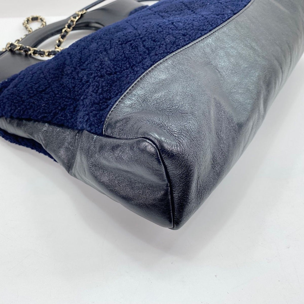 Chanel Shoulder Bag 31 — view 7