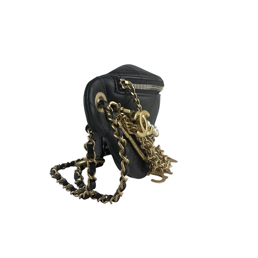 Chanel Waist Bag Belt Bag Black — view 2
