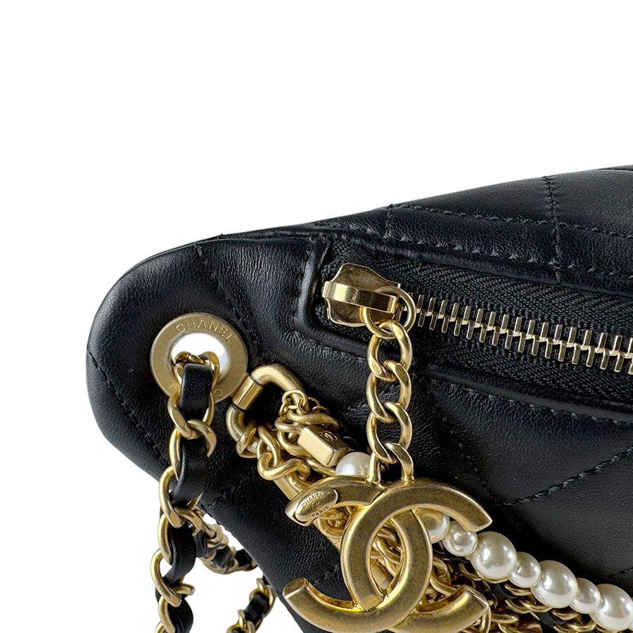 Chanel Waist Bag Belt Bag Black — view 6
