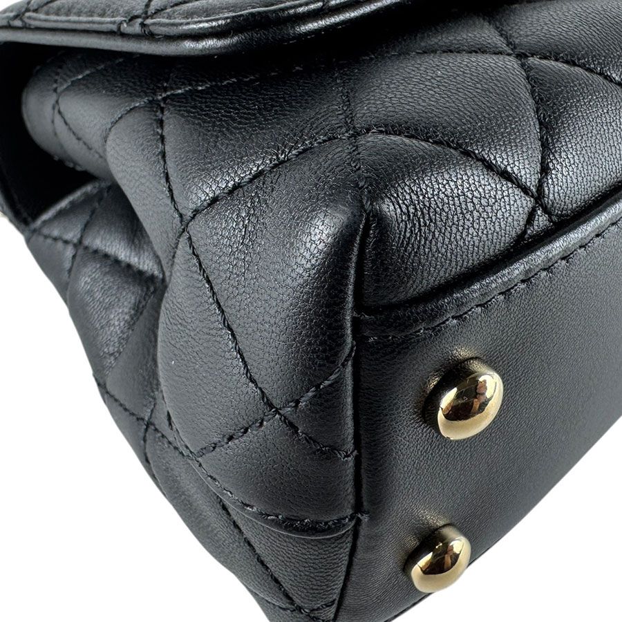 Chanel Shoulder Bag Coco Handle — view 8