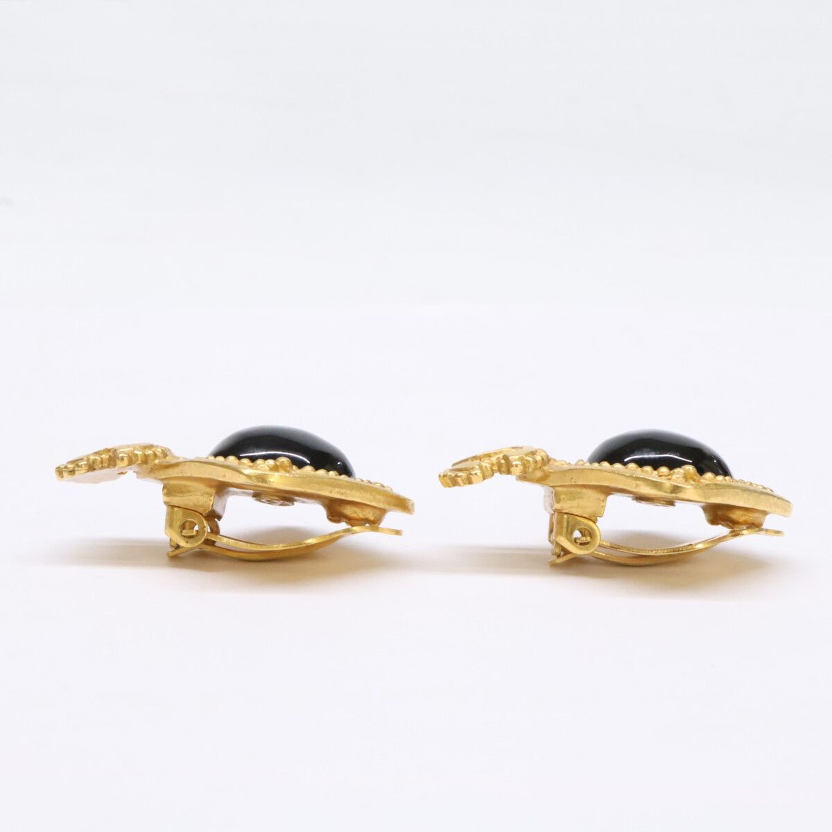 Chanel CC Logo Black Stone Earring — view 2