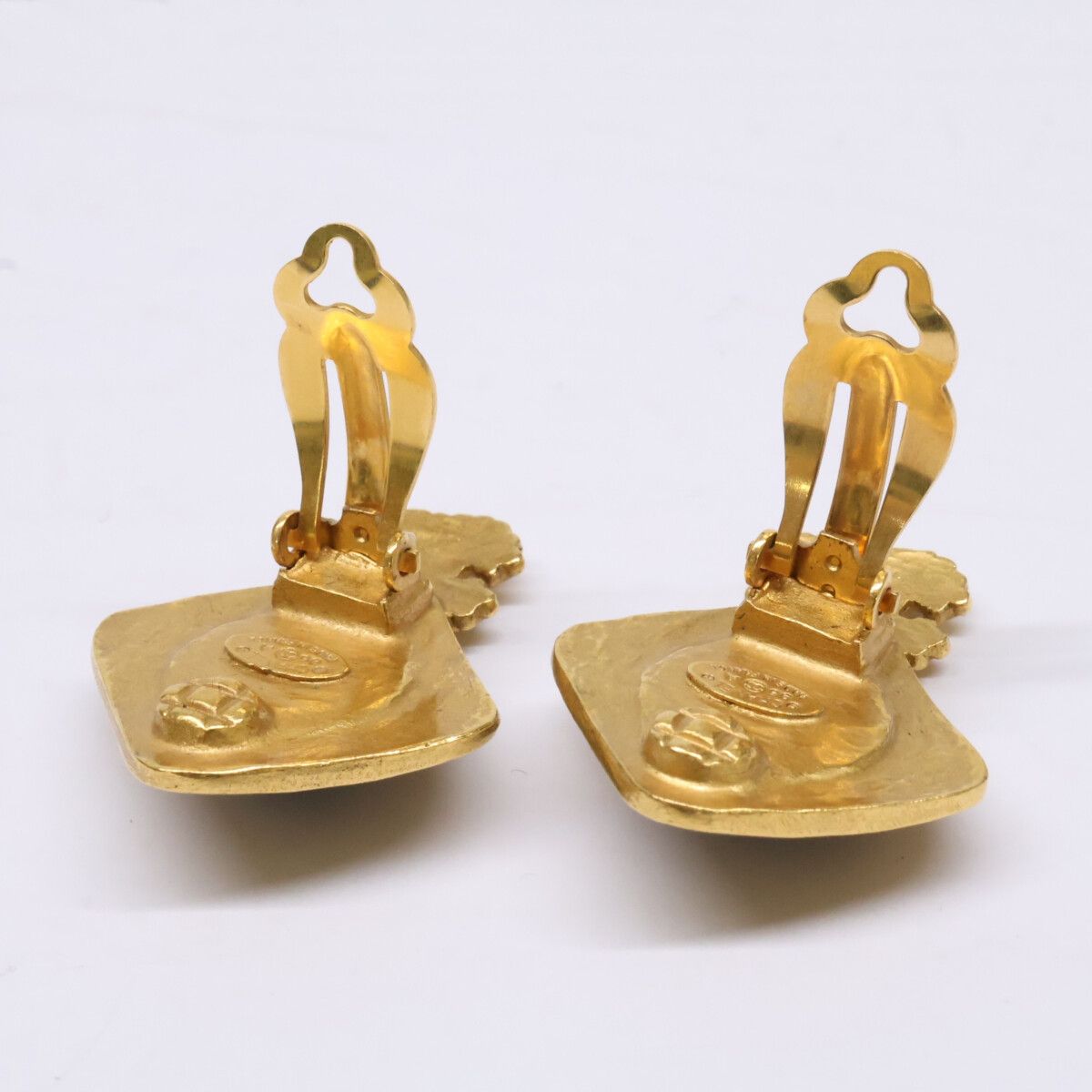 Chanel CC Logo Black Stone Earring — view 7