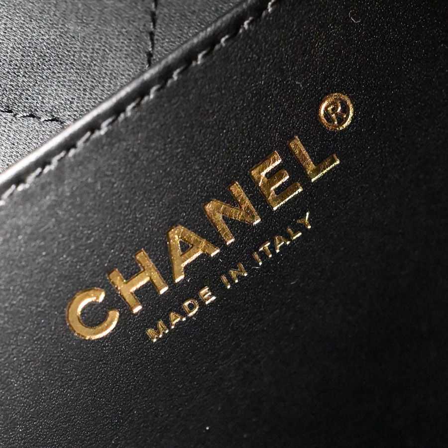 Chanel Shoulder Bag 22 Mini — view 7