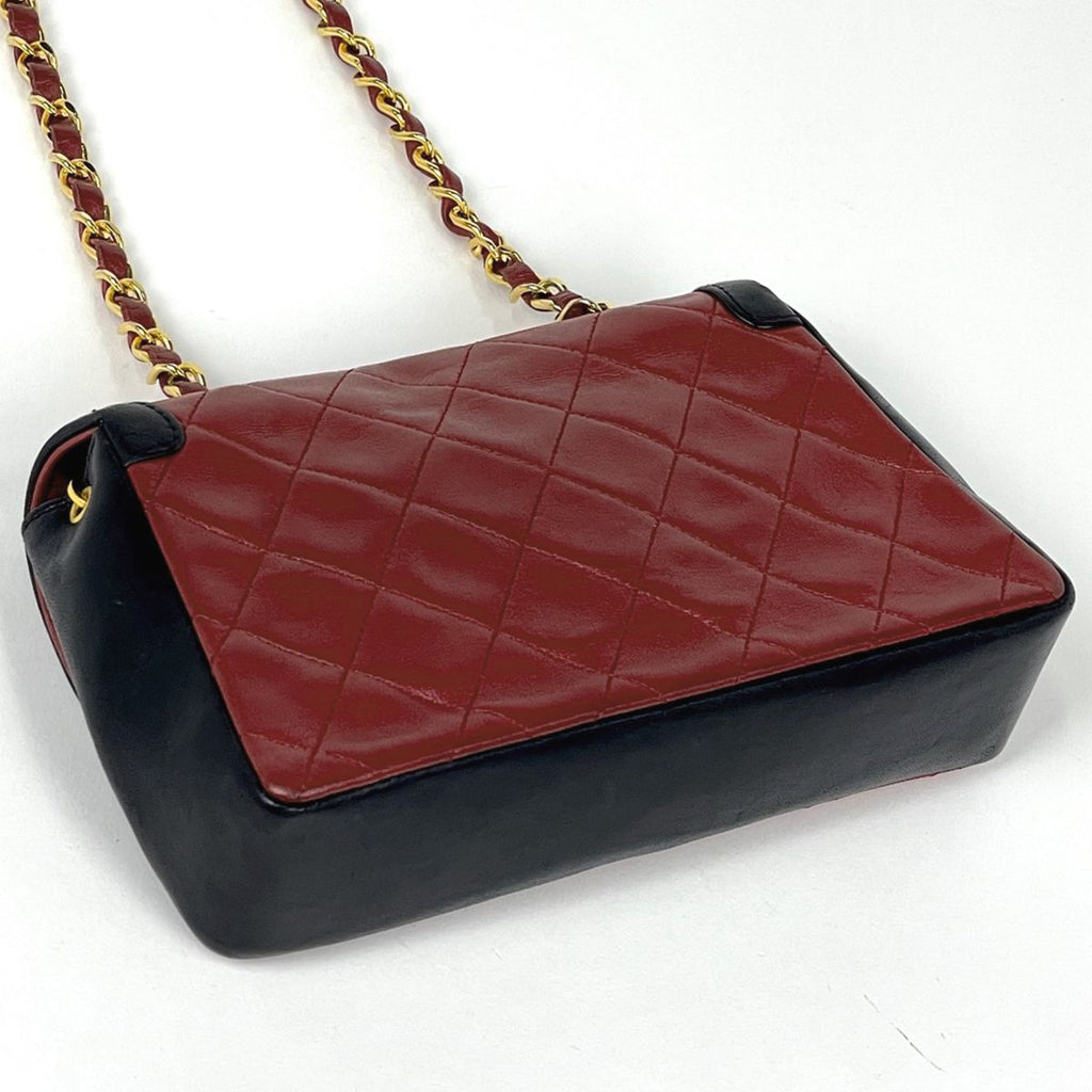 Chanel CC Logo Chain Shoulder Bag Bicolor Leather Red Black — view 2
