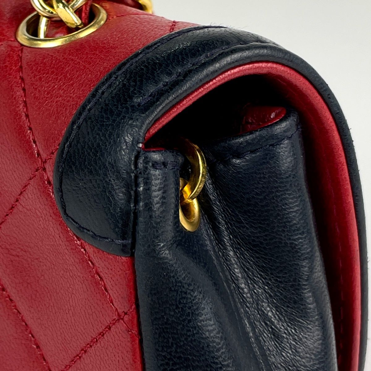 Chanel CC Logo Chain Shoulder Bag Bicolor Leather Red Black — view 8