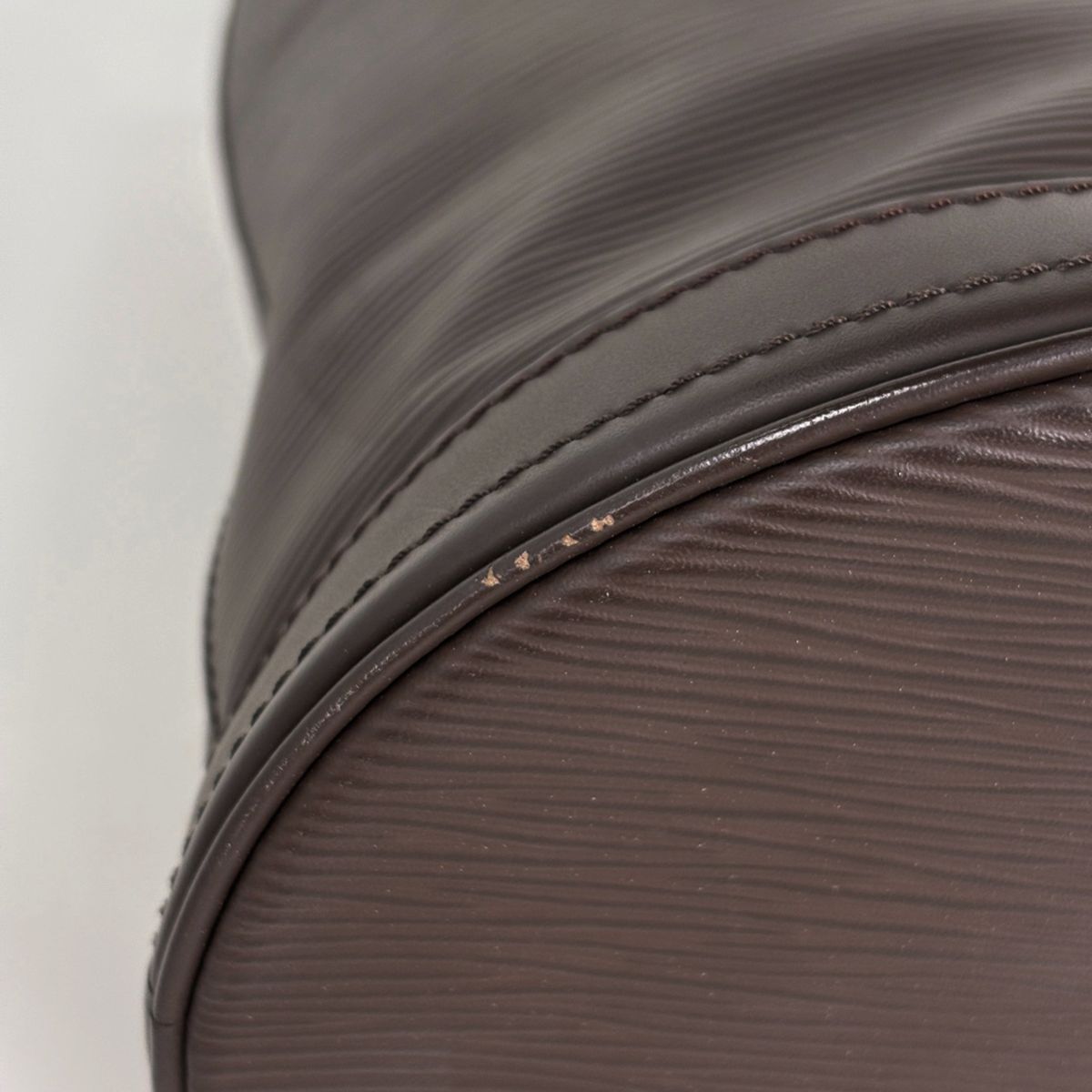 Louis Vuitton Tote Epi Mocha — view 3