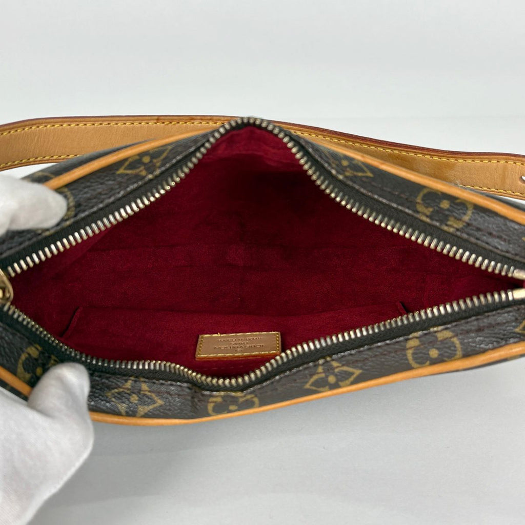 Louis Vuitton Pochette Croissant Shoulder Bag Monogram Brown — view 8