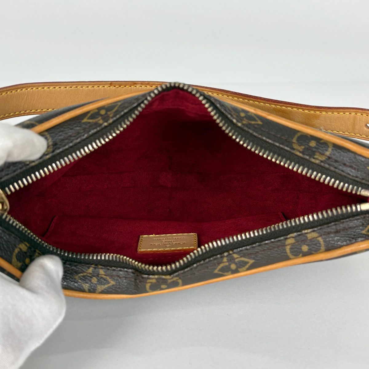 Louis Vuitton Pochette Croissant Shoulder Bag Monogram Brown — view 8