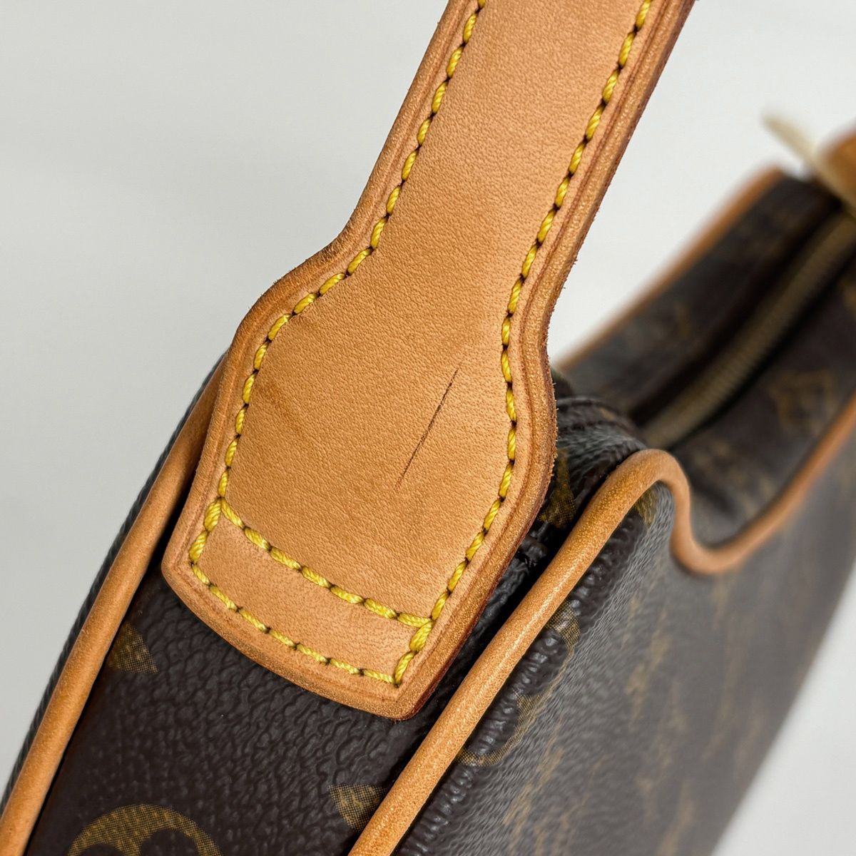 Louis Vuitton Pochette Croissant Shoulder Bag Monogram Brown — view 5