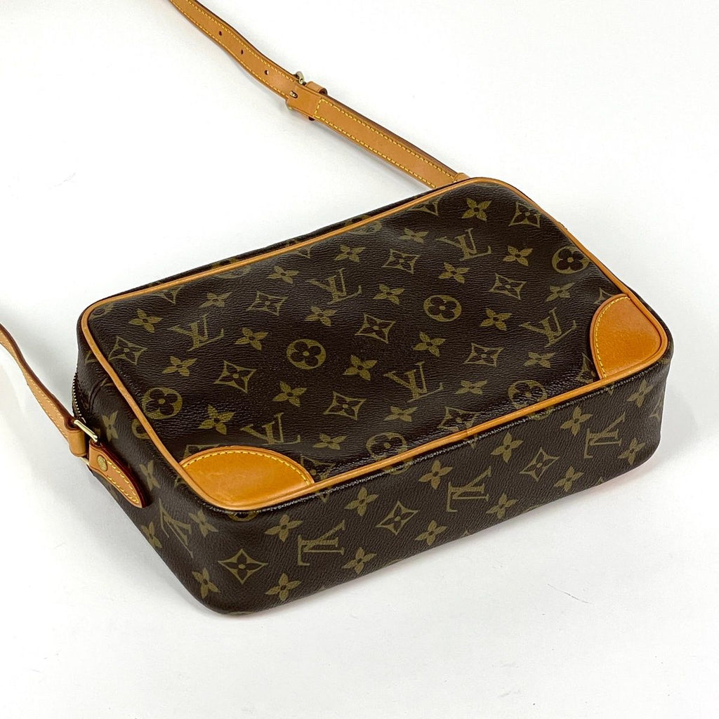 Louis Vuitton Trocadero 27 Shoulder Bag Monogram Brown — view 2