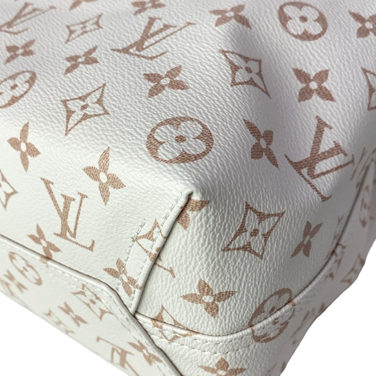 Louis Vuitton Handbag Monogram Dunne Atlantis GM — view 9