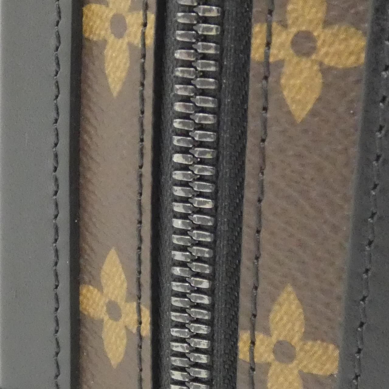 Louis Vuitton Monogram Tufting Vertical Soft Trunk — view 6