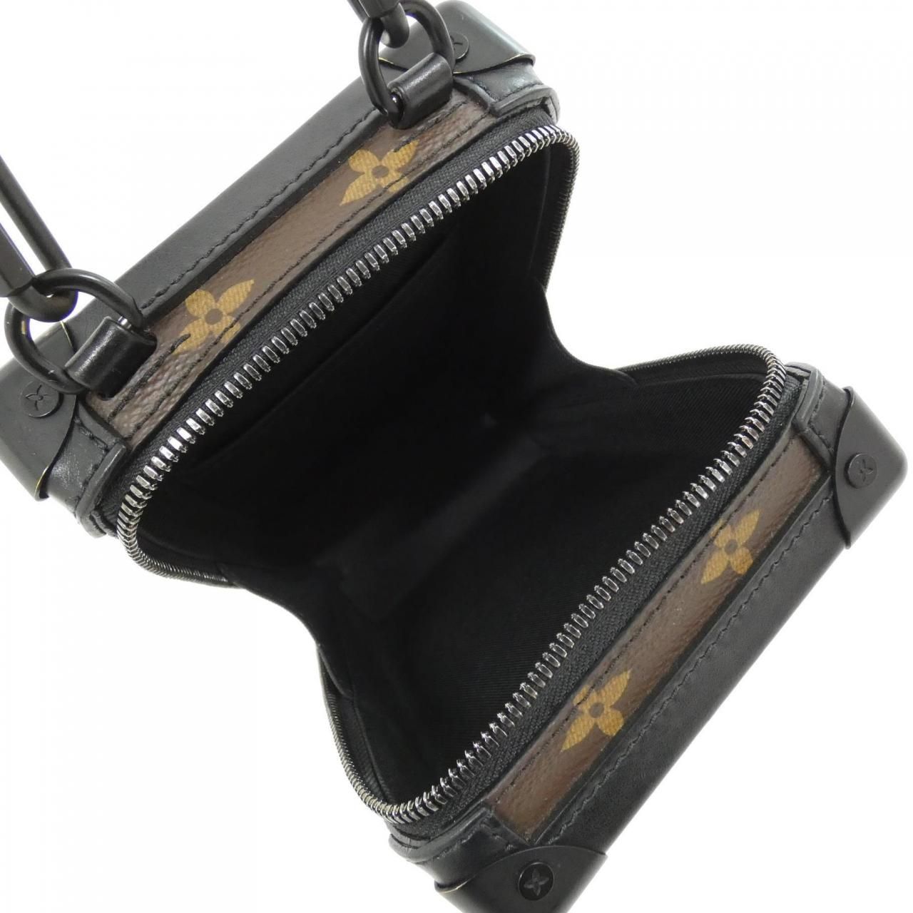 Louis Vuitton Monogram Tufting Vertical Soft Trunk — view 8