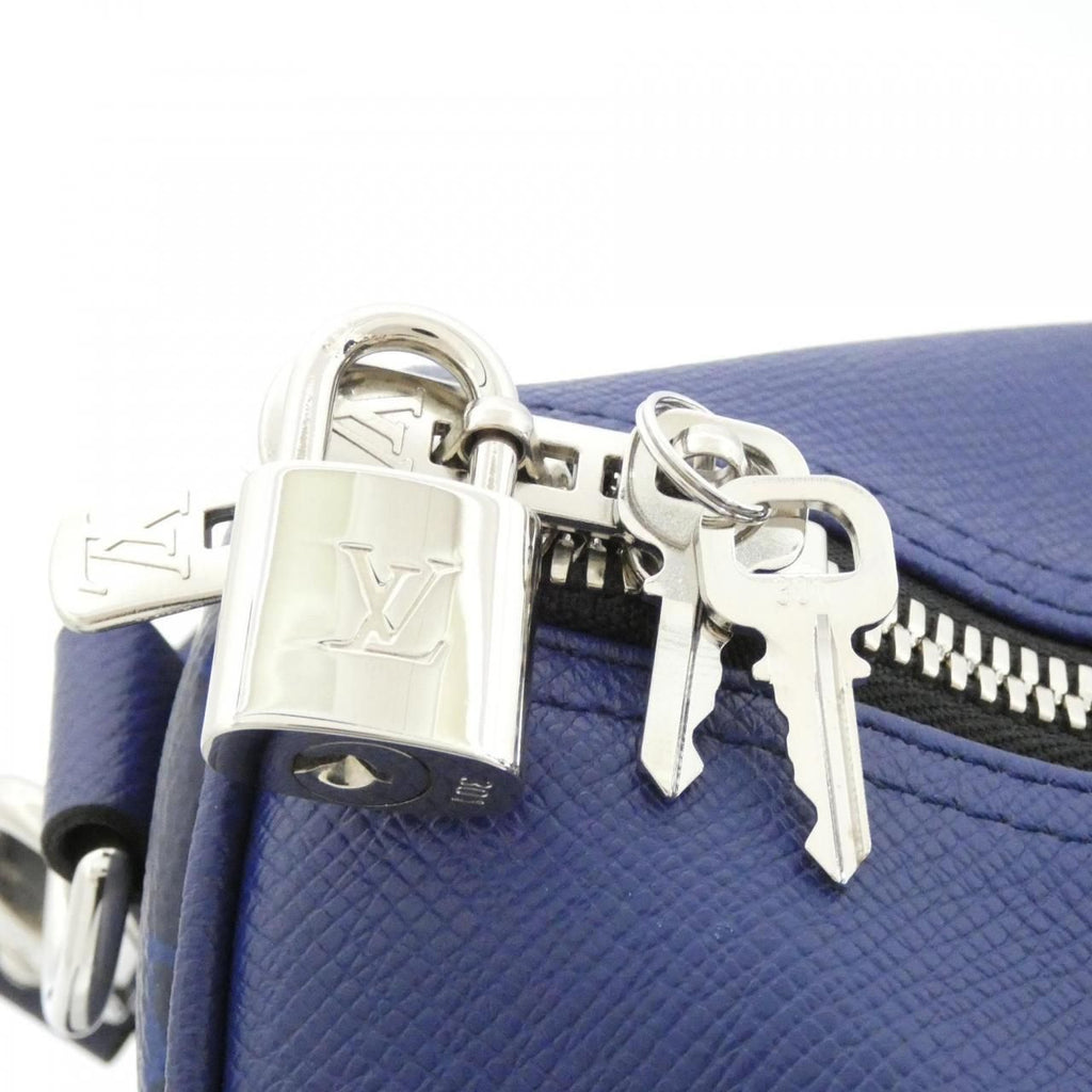 Louis Vuitton Taiga Llama Keepall Bandouliere 50 cm Boston — view 3