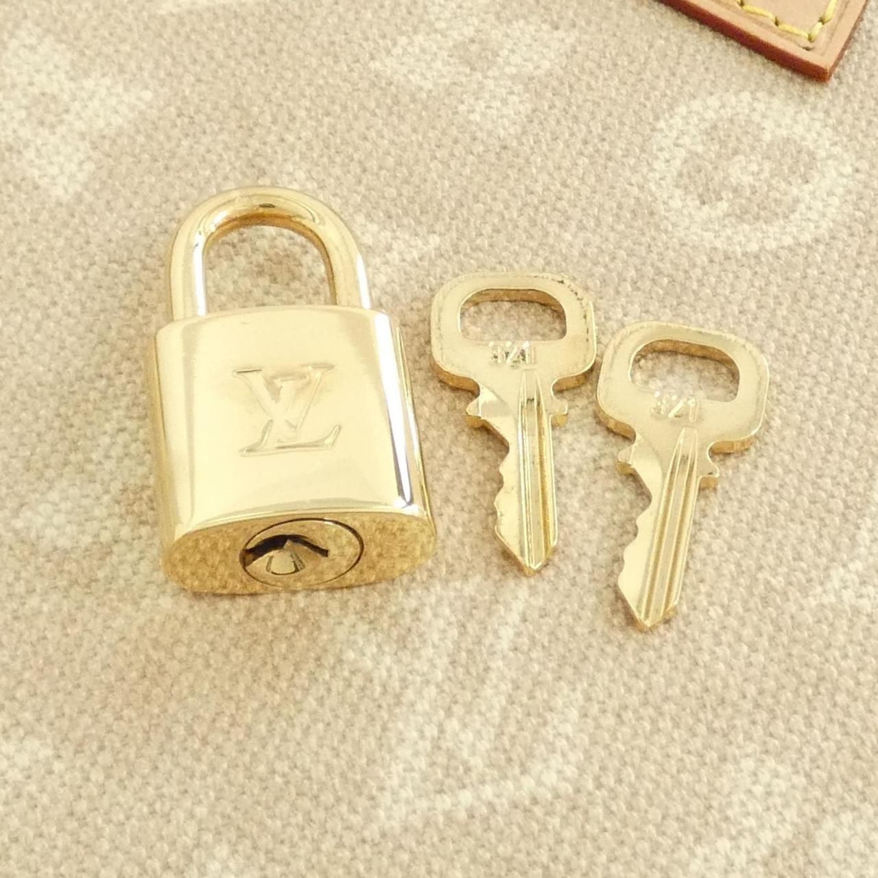 Louis Vuitton Miao Glam Alma BB — view 3